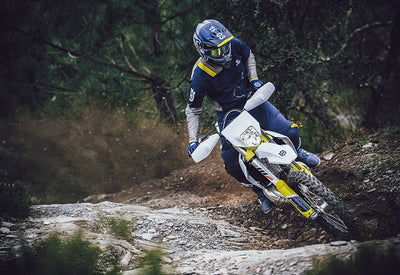 ¿Botas de motocross duras o flexibles? Diferencias y cuál elegir